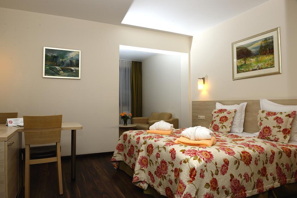 Hotel Nad Przelomem Sromowce Nizne Exterior photo