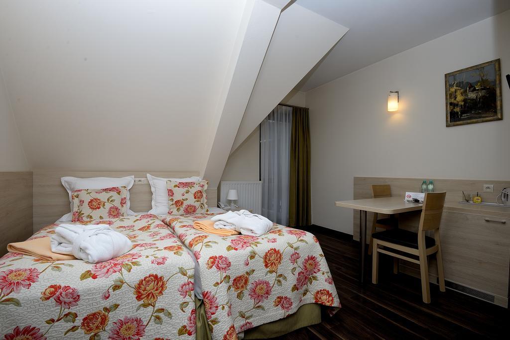 Hotel Nad Przelomem Sromowce Nizne Exterior photo